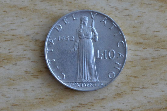 Ватикан 10 лир 1952 с 1 руб