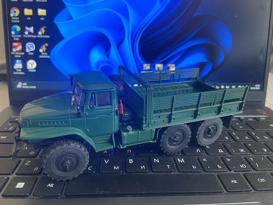 УРАЛ 375д (Аист)