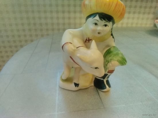 Девочка с теленком.