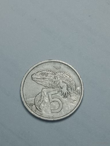 Новая Зеландия 5 центов 1975 года .