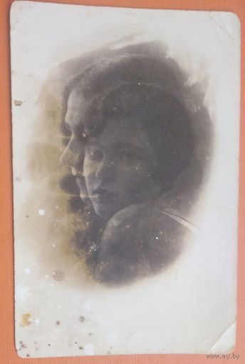 Фото двух девушек. 1931 г. 9х14 см