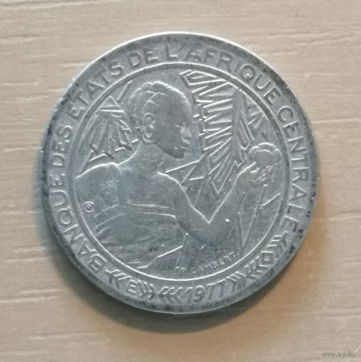 Центральная Африка (BEAC) 500 франков, 1977 г., отметка на аверсе "E" - Камерун, KM# 12