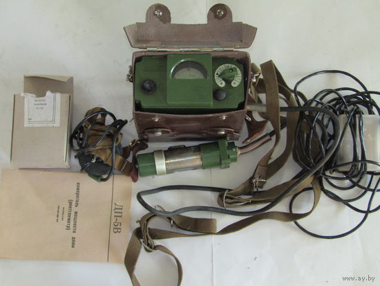 С рубля. Не использовался. Армейский дозиметр ДП-5В в оригинальном ящике. Ретро СССР.