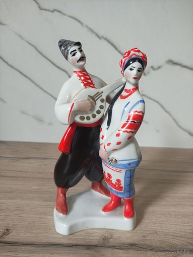 Редкая фарфоровая статуэтка ''Левко и Ганна'' Киев