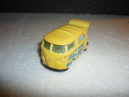 Модель авто VW Bus Kool Kombi. Mattel-HotWheels. масштаб 1:64.