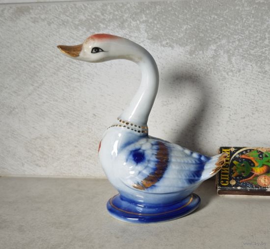 Статуэтка гусь