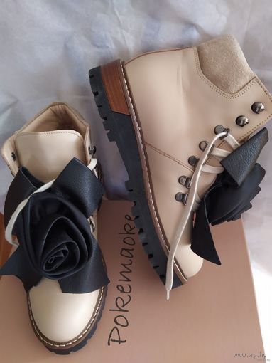 Ботинки женские демисезонные POKEMAOKE(Италия) с цветком из натуральной кожи,размер 37(маркировка)