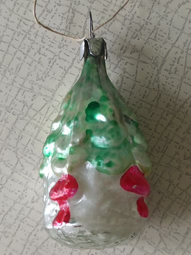 Ёлочная игрушка "НОВОГОДНЯЯ ЁЛКА" (ГДР),  стекло, подвес.