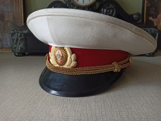 Фуражка летняя сотрудника милиции МВД CCCР. 1985 г., г. Калинин, 56 размер.
