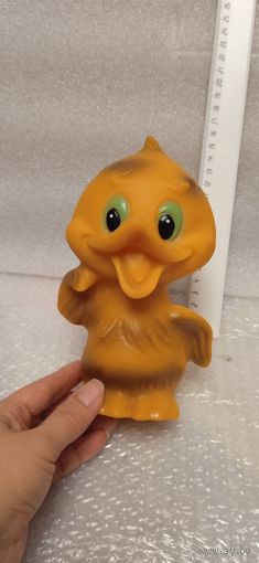 Резиновая игрушка. Утёнок.