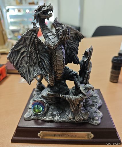 Фигура в тяжелом металле. Более 1кг. Дракон. Производство Англия 1998 год. 19см