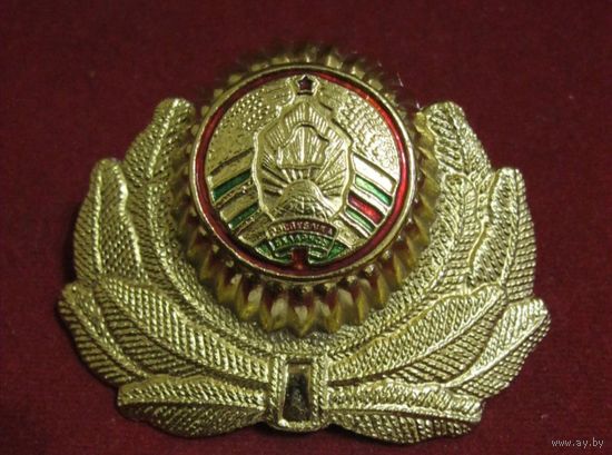 Кокарда мвд-желтая
