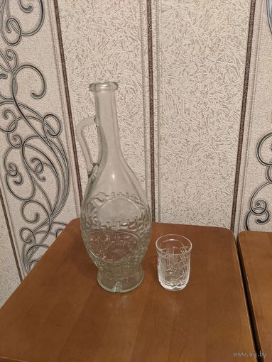 Графин с рюмкой