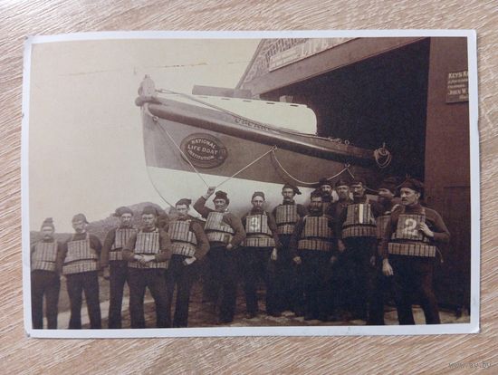 О-11. ПОДПИСАННАЯ ОТКРЫТКА. ИТАЛЬЯНСКИЕ СПАСАТЕЛИ.