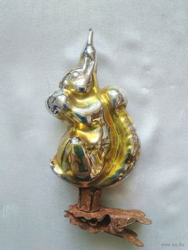 Белочка с орешком на прищепке.Каталог.