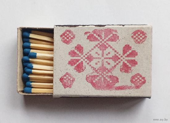 Спичечный коробок. Новый. Со спичками.