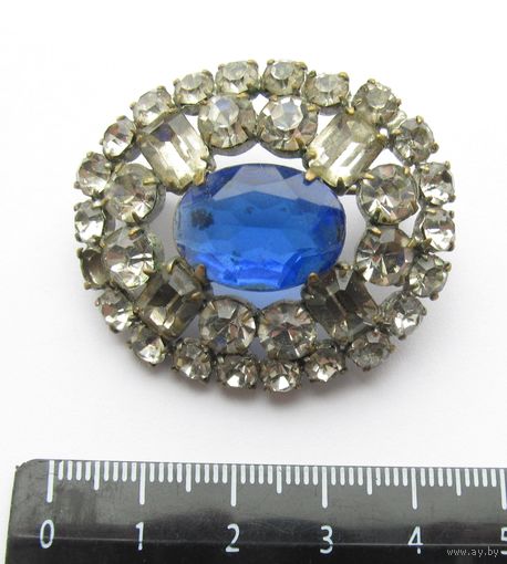 Все лоты с рубля.Старая брошь с синим камнем.