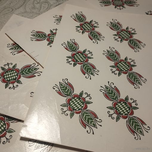 Переводные наклейки ссср для декупажа. На плитку, мебель, стекло, на посуду. С зелеными цветами наискосок на листе 5 шт, листов 6шт. Длина наклейки 10 см.цена за лист