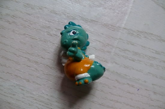Фигурка. Дракон, Киндер (надпись на подошве "1995").