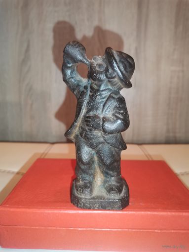 Тяжёлая, чугунная фигурка "Пьяница", высота 13 см., вес 815 грамм.