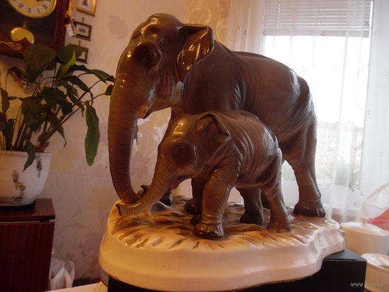 СЛОНЫ.ОЧЕНЬ КРАСИВАЯ.БОЛЬШАЯ.