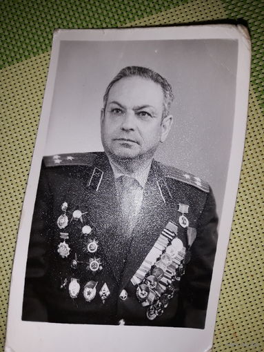 Фото с орденами.подпись