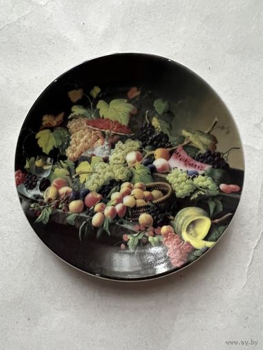 Тарелка декоративная 100мм фарфор