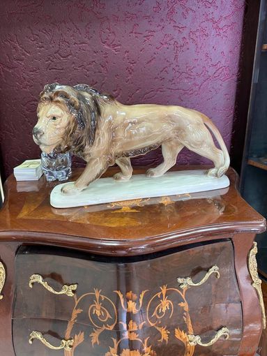 Большая фарфоровая статуэтка Лев . Клеймо Германия