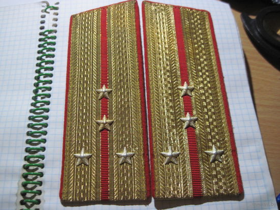 Погоны парадные капитана ВС СССР. Торги!