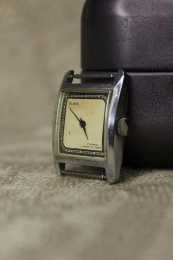 Не частые квадратные часы SLAVA