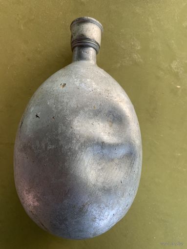 Ещё одна оригинальная немецкая фляга 1940г-ни одной дырочки-всё цело-почистить внутри и готова к использованию.