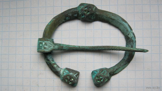 Застежка древняя. Бронза, литье.