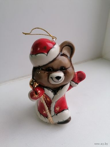 Фарфоровая елочная игрушка СССР, олимпийский мишка дед мороз, торги с Рубля, лот 2 красный