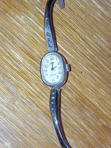 Часы механические ЛУЧ . С рубля