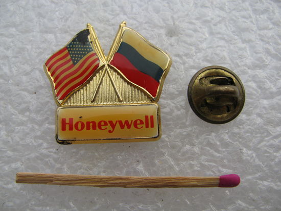 Знак. компания Honeywell. флаги России - США