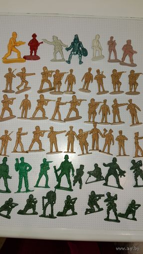 Солдатики разные, все лотом