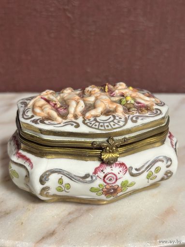 Старинная шкатулка, 19 век, Европа, много лотов с рубля