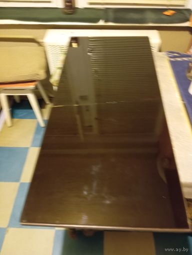 - СТЕКЛО-СТОЛЕШНИЦА тонированное 110х50 см Толщина 1 см треснуто