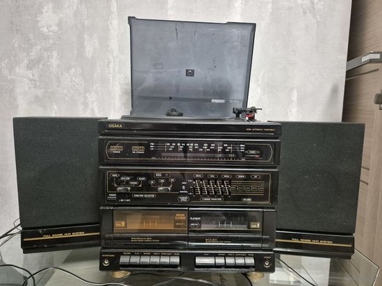 Винтажный музыкальный центр Osaka с колонками