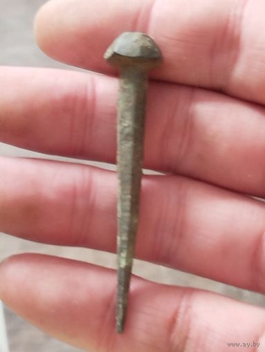 Старинный кованый гвоздь,бронза