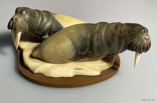 Чукотский сувенир. Моржи