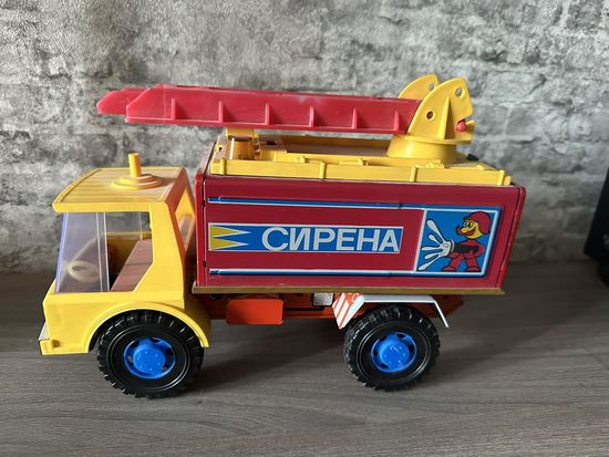 Машинка "Сирена"'