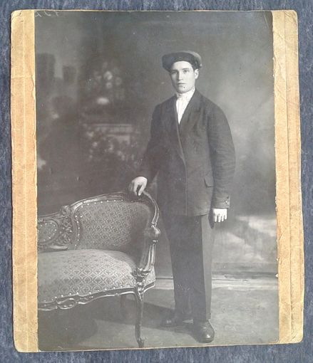 Художественное фото мужчины в кабинетной фотографии. Москва. 1938 г. 10,5х15 см.