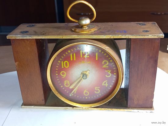 Часы механические Маяк  .