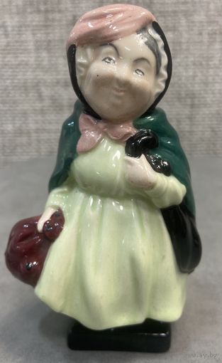 Фарфоровая статуэтка Royal Dolton Сайри Гэмп. Коллекция персонажей Чарльза Диккенса. Англия. Высота 11 см.