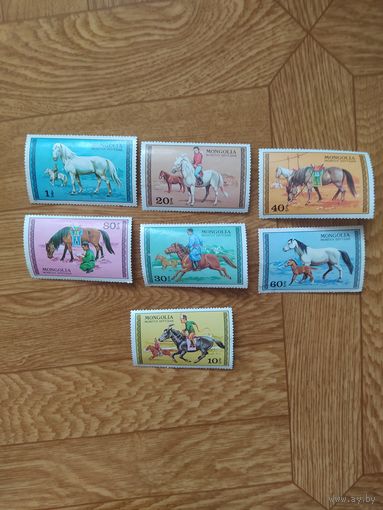 Монголия серия марок большие 1977 г. Охота.