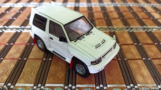 Mitsubishi Pajero Evolution White (1999)  AUTOart 57202