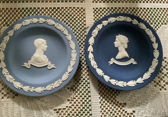 Тарелка Wedgwood Юбилей королевы и Свадьба принц Чарльз Англия 70-80 г редкость