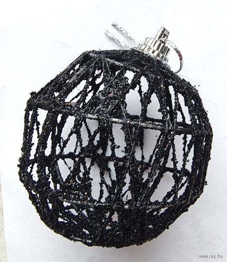 Шары. Елочные игрушки. Черные