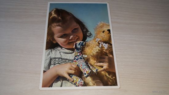 Германия девочка с игрушками дети старинная открытка 1940-50-е гг